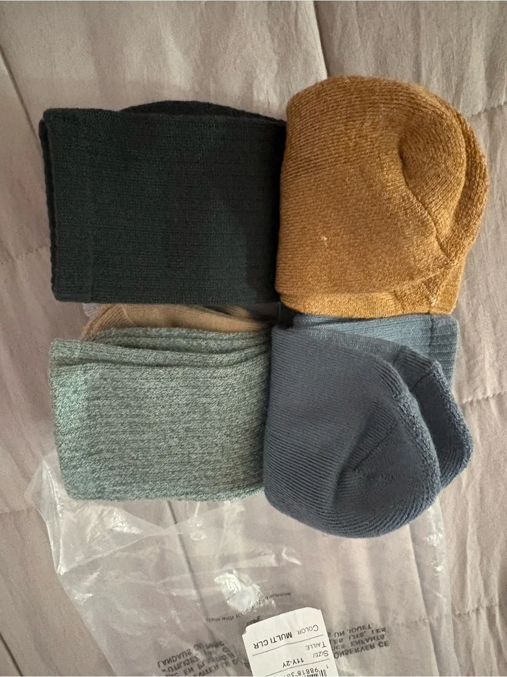 New with tags, 6-pack Marled cushioned crew socks, size 11-2 youth